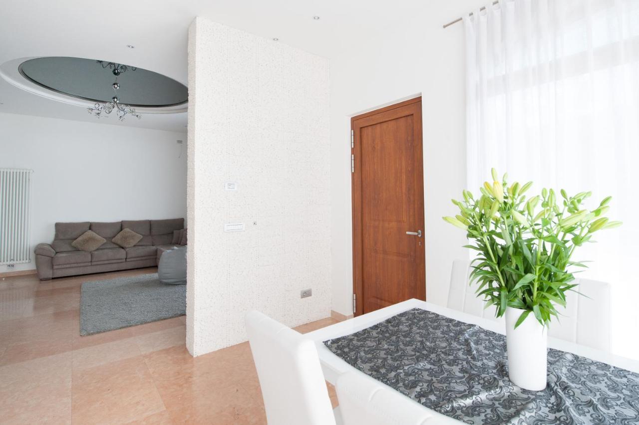 Villa Luxury House & Spa Riva del Garda Exterior photo
